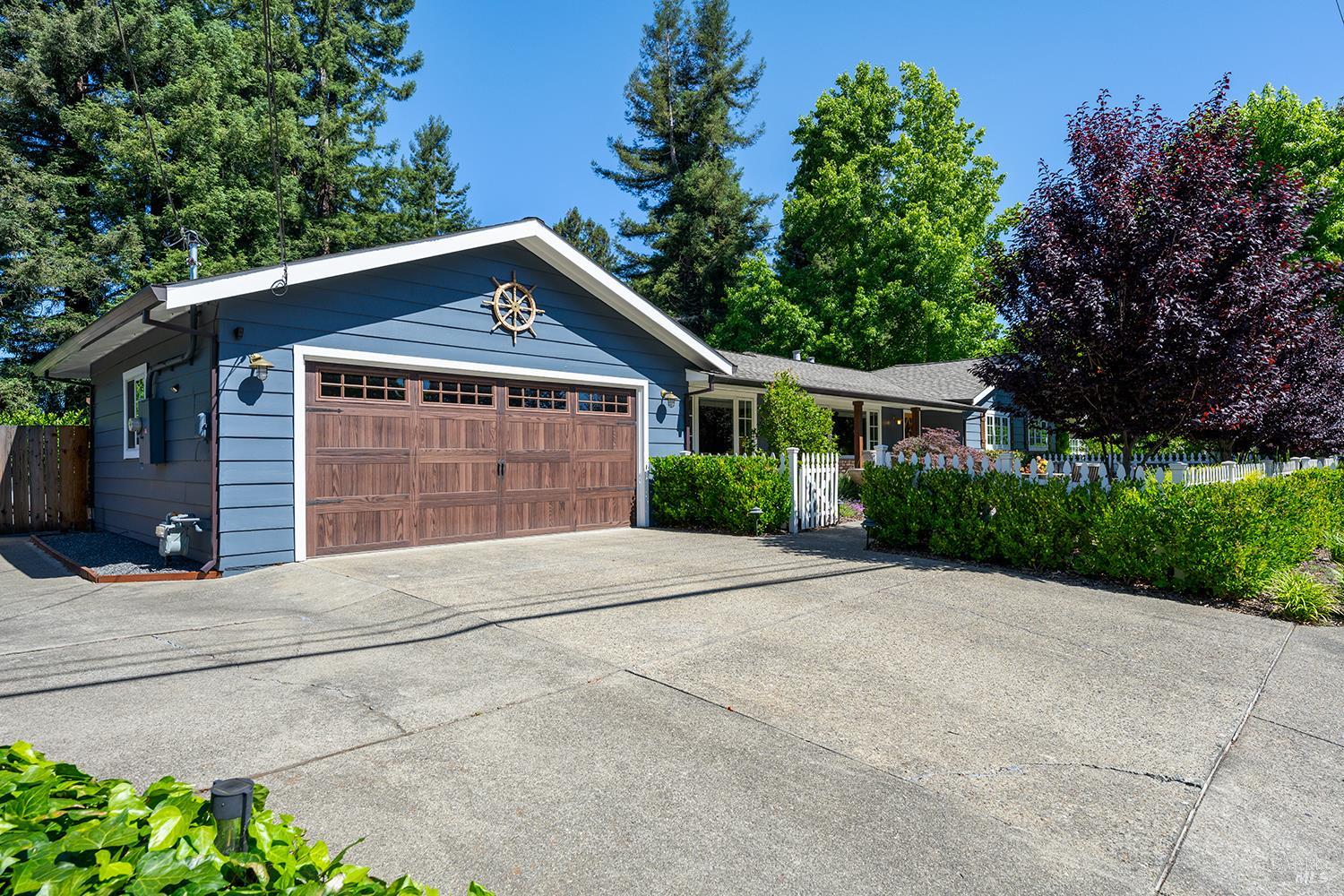 145 Saint James Drive photo 2