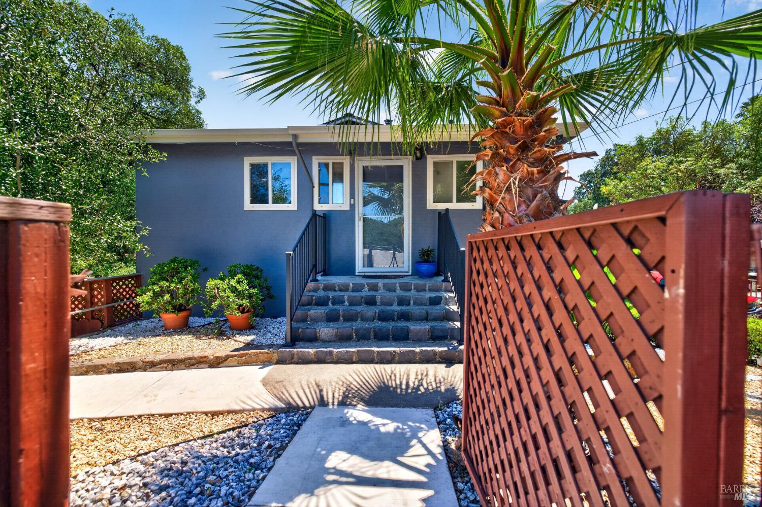 320 Boyes Boulevard photo 3