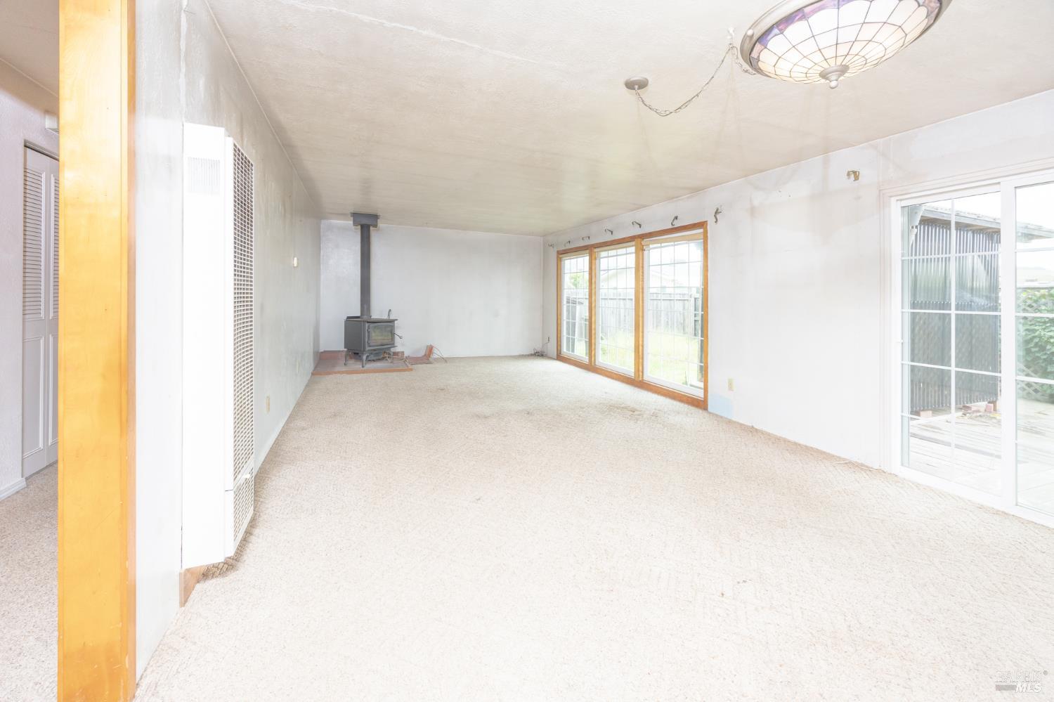1135 Bay View Street photo 3