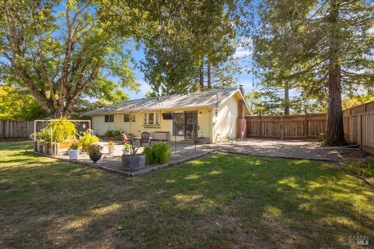 2216 Fremont Drive photo 3