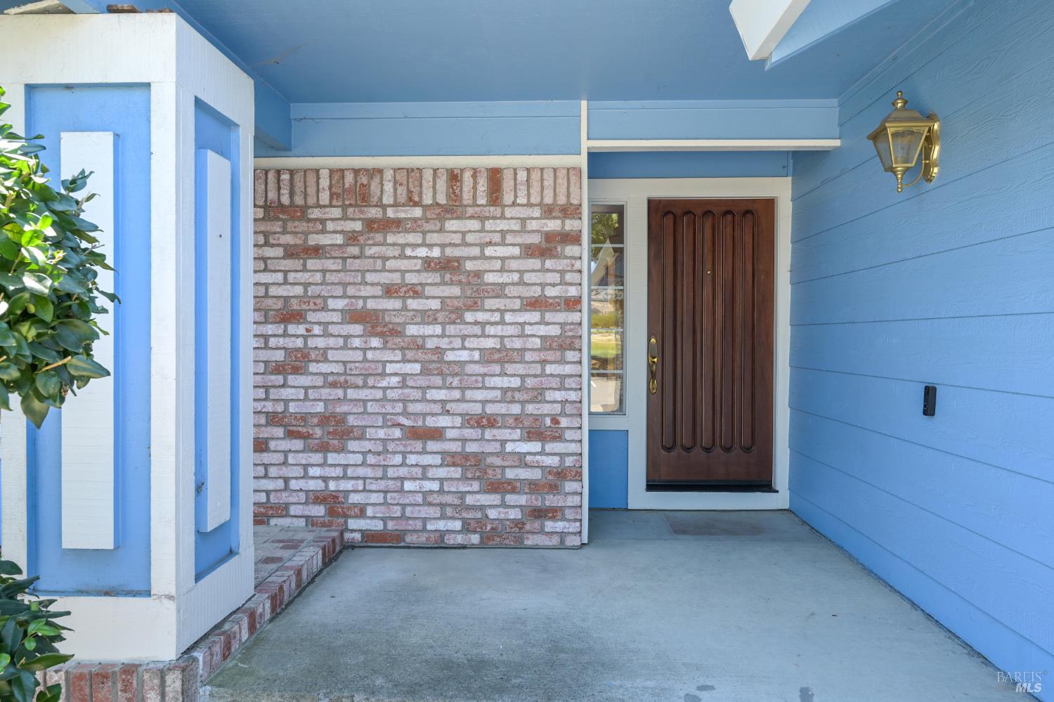 2126 Saint Augustine Circle photo 3