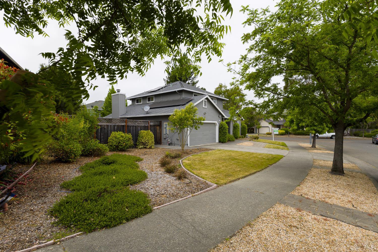 1195 Exeter Drive photo 3