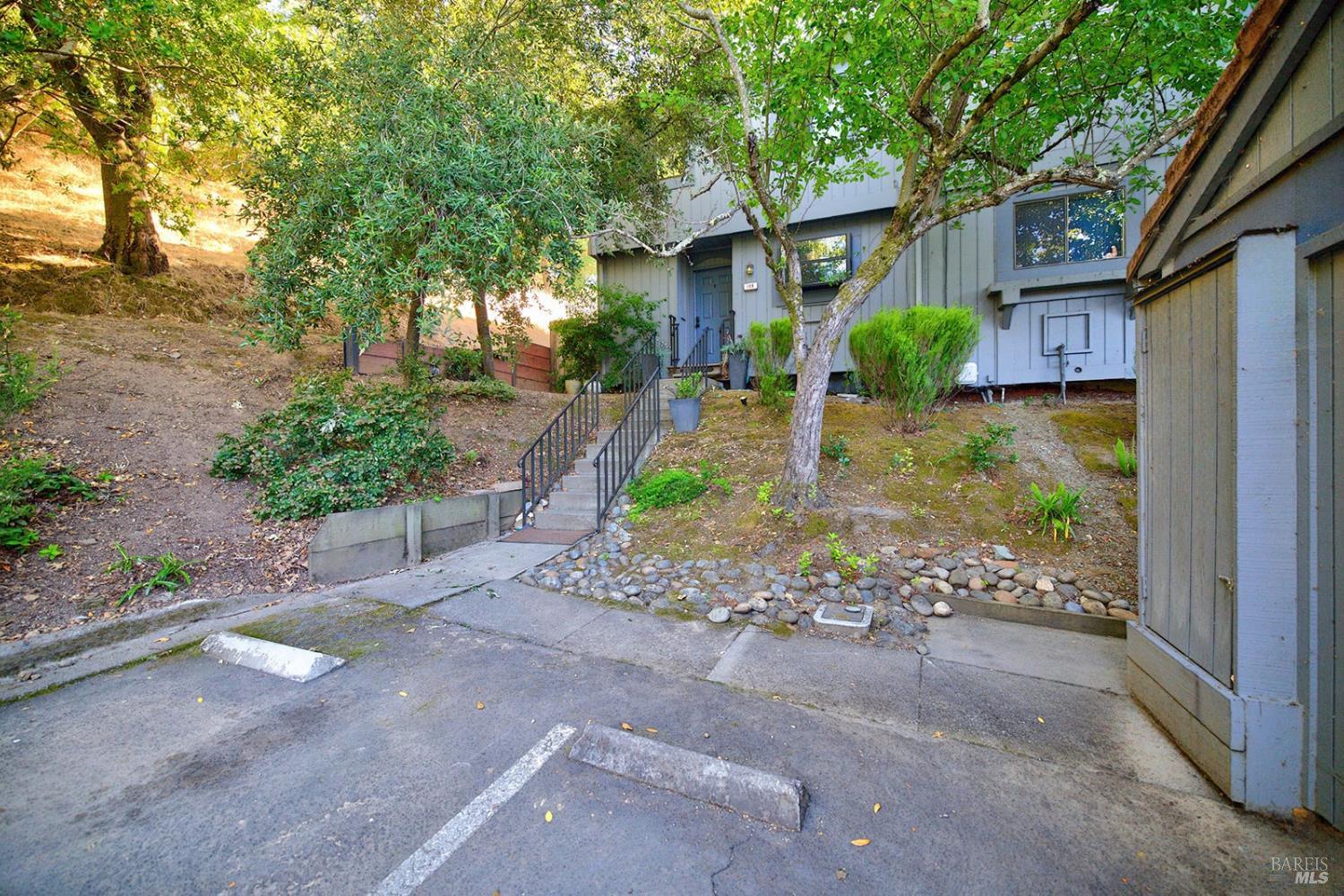 188 Escallonia Drive photo 3