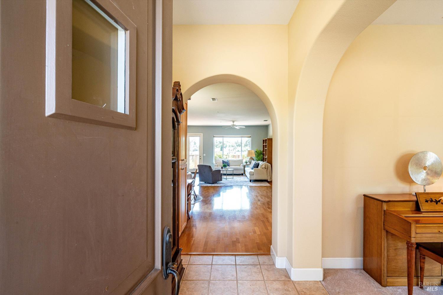 201 Macarthur Lane photo 3