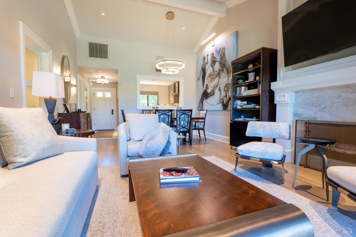 843 Acorn Way photo 3