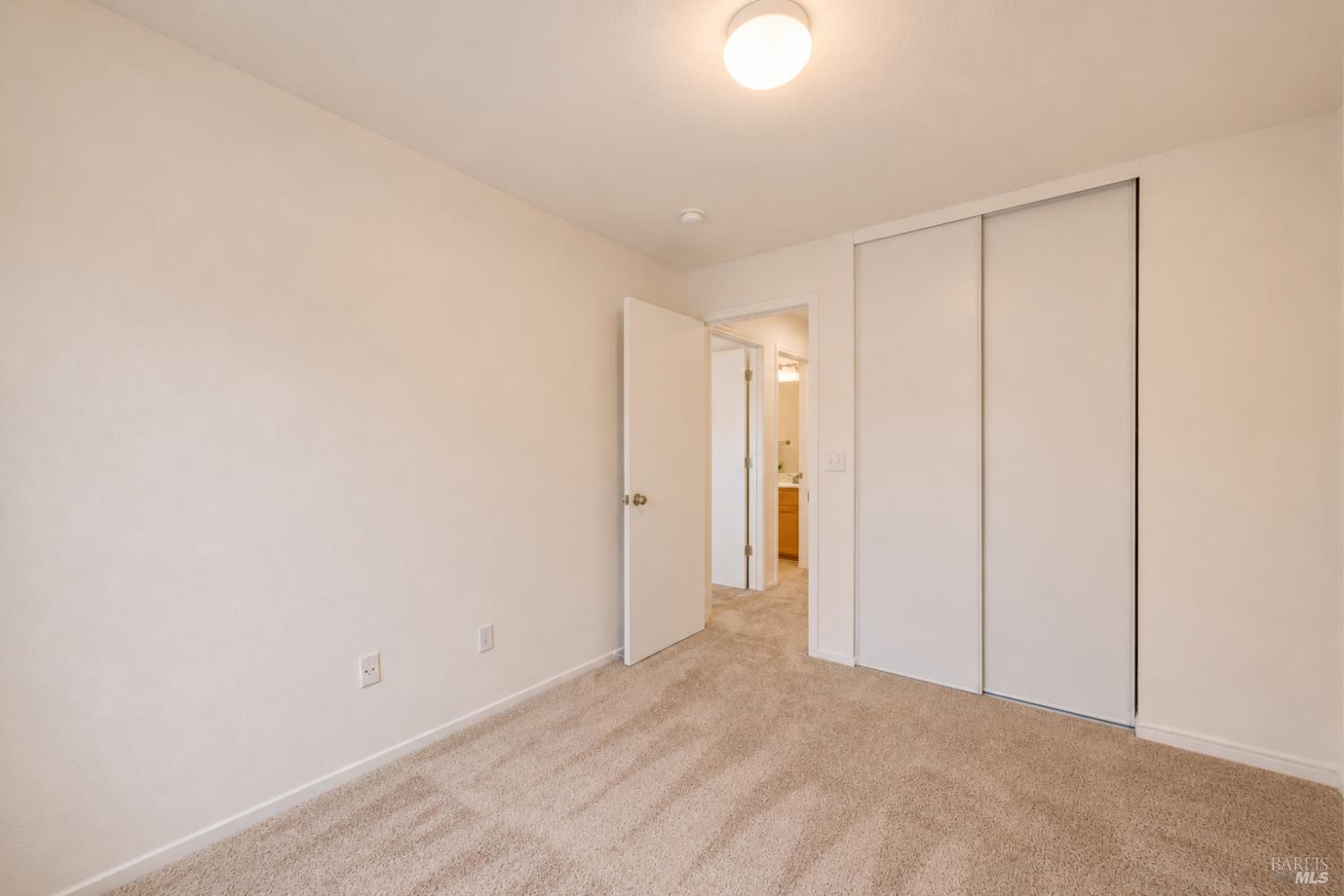561185971_0594f170-05d5-4c78-bd21-28fe2a287a37.jpg