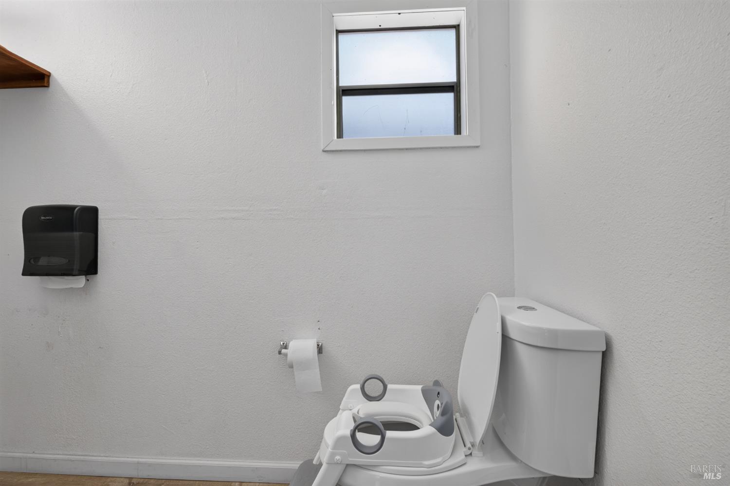 Photo 11