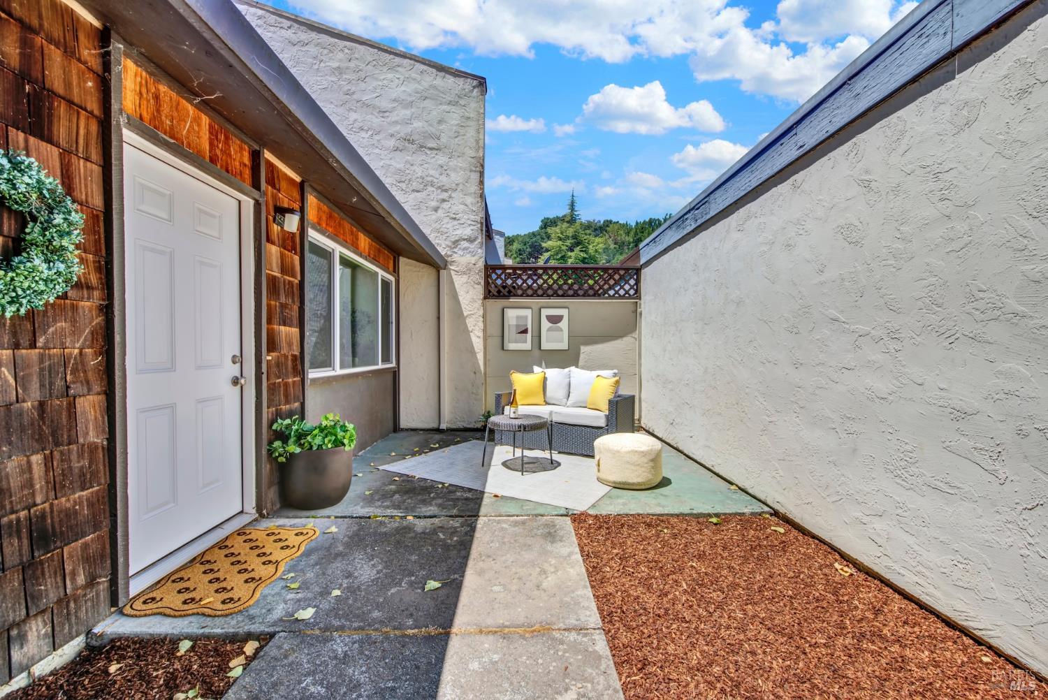 3141 Valley Wood Lane photo 2