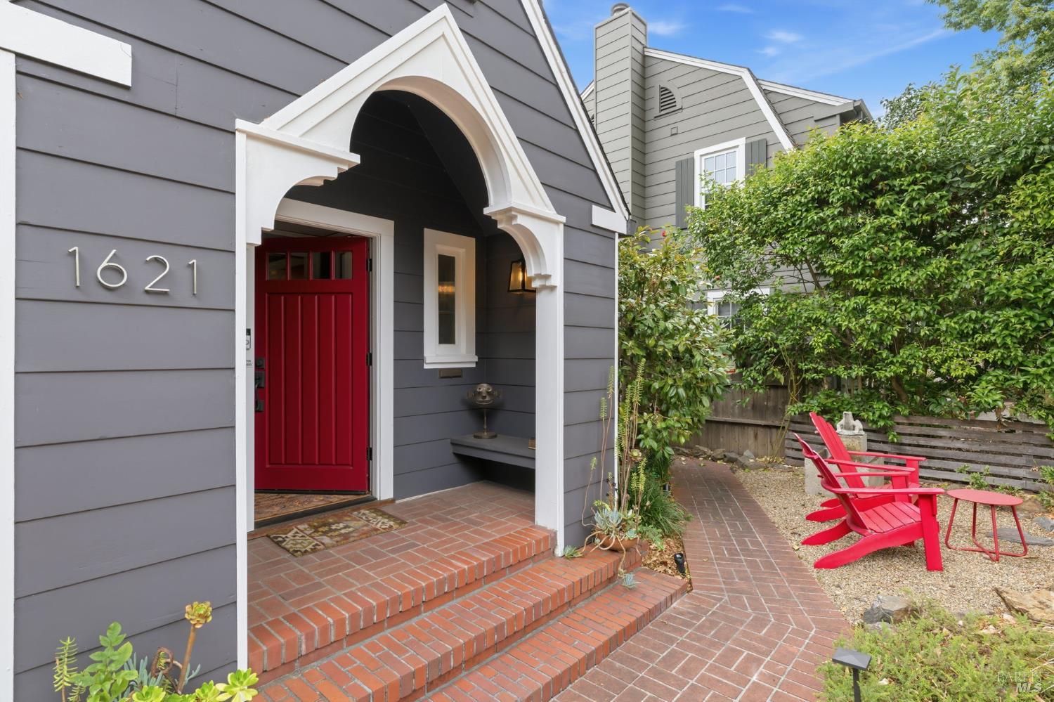 1621 Austin Way photo 3