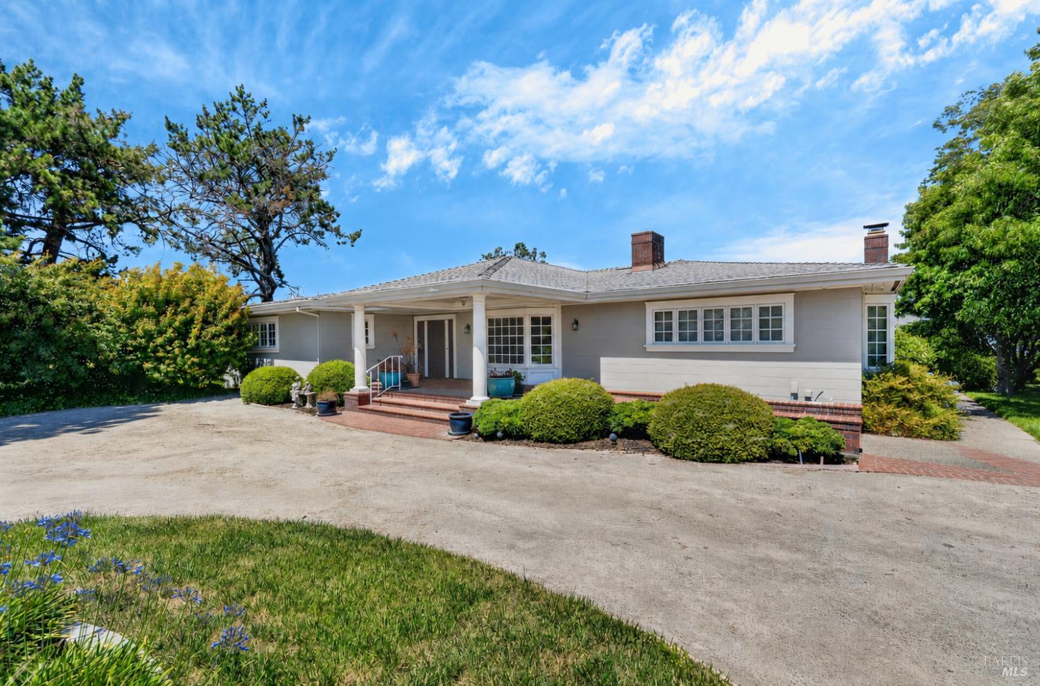 21880 Arnold Drive photo 3