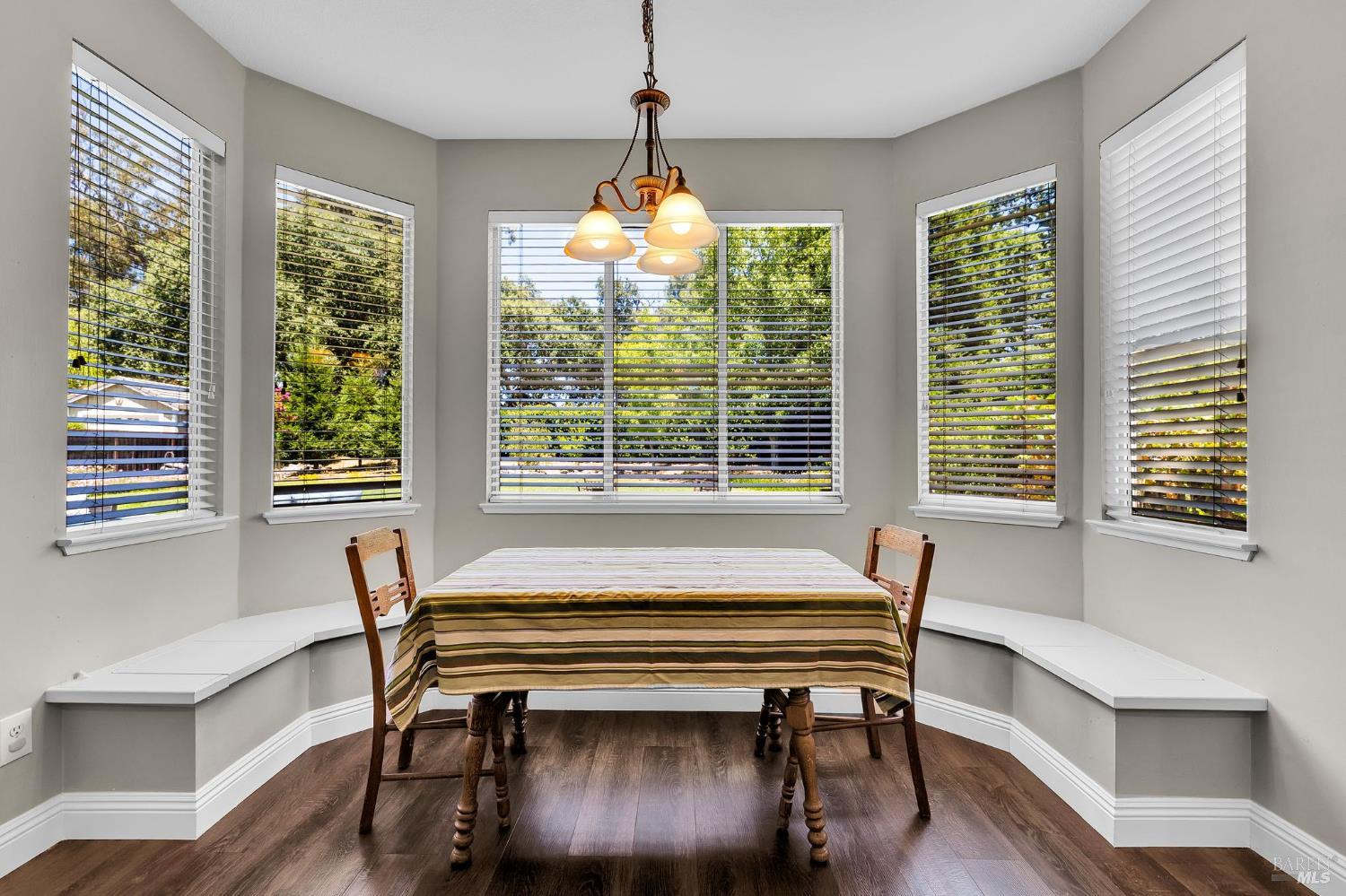 561191737_317a21fc-adda-4ff5-9c11-8bd4ba915017.jpg