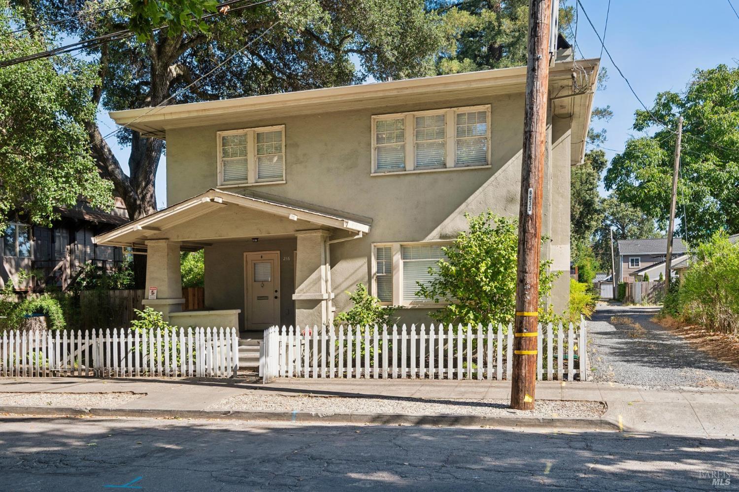 216 Hazel Street photo 3