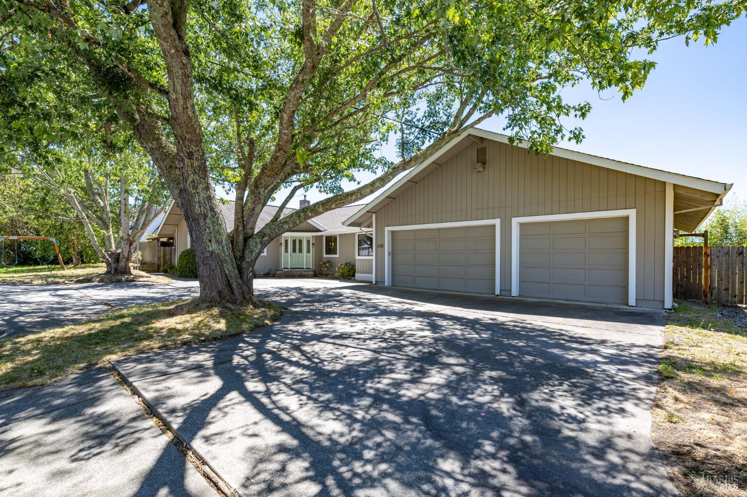 5325 Lone Pine Road photo 3