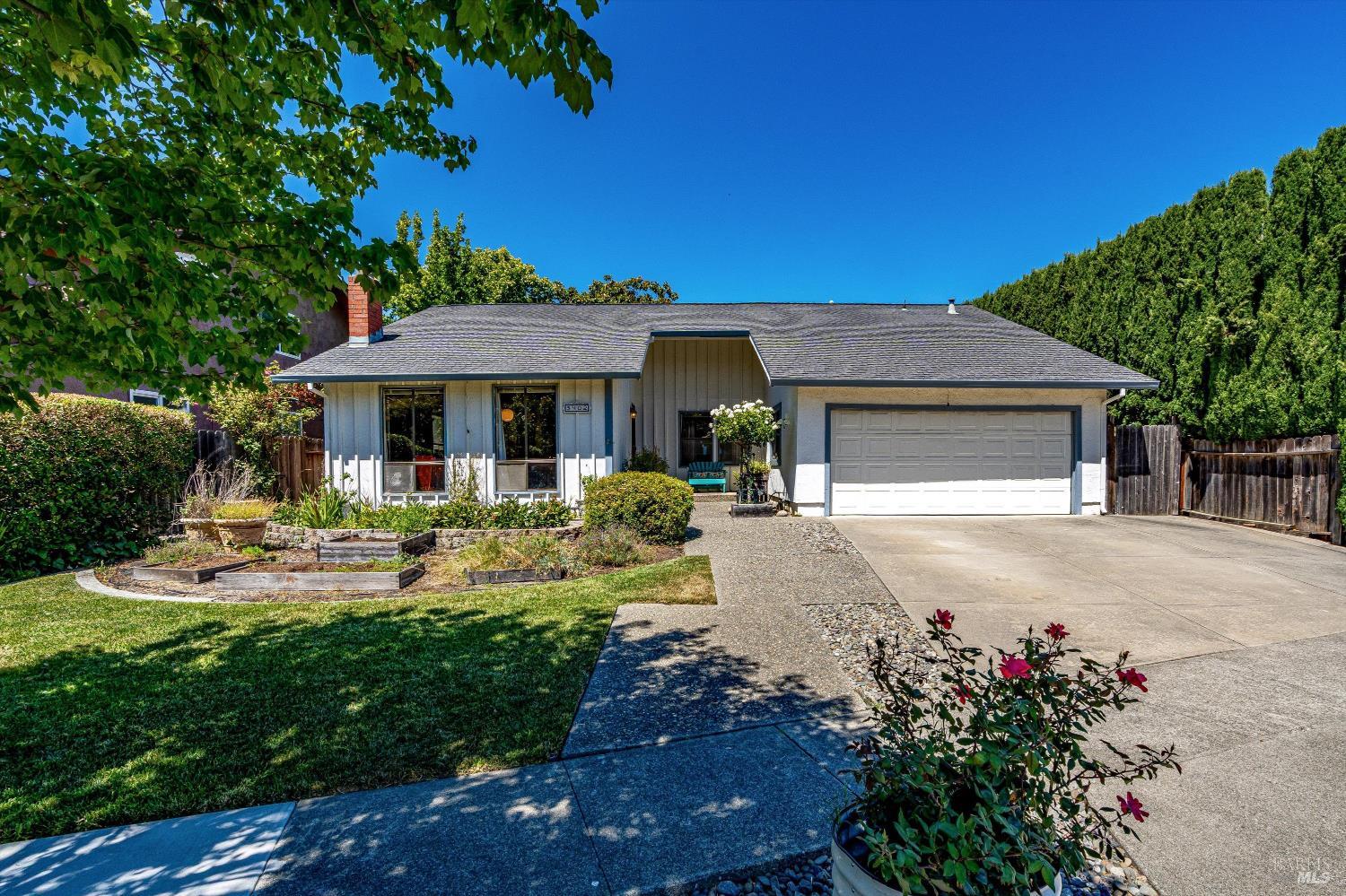 3402 Twin Oaks Drive