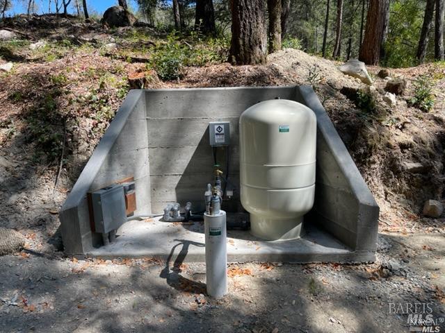 5070 Gates Road photo 3