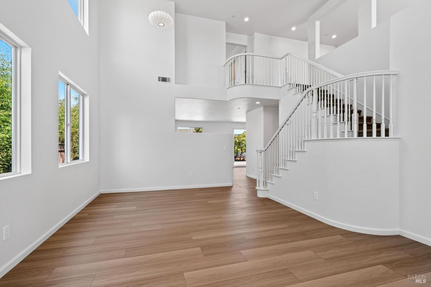 MLS #326065189 image #5