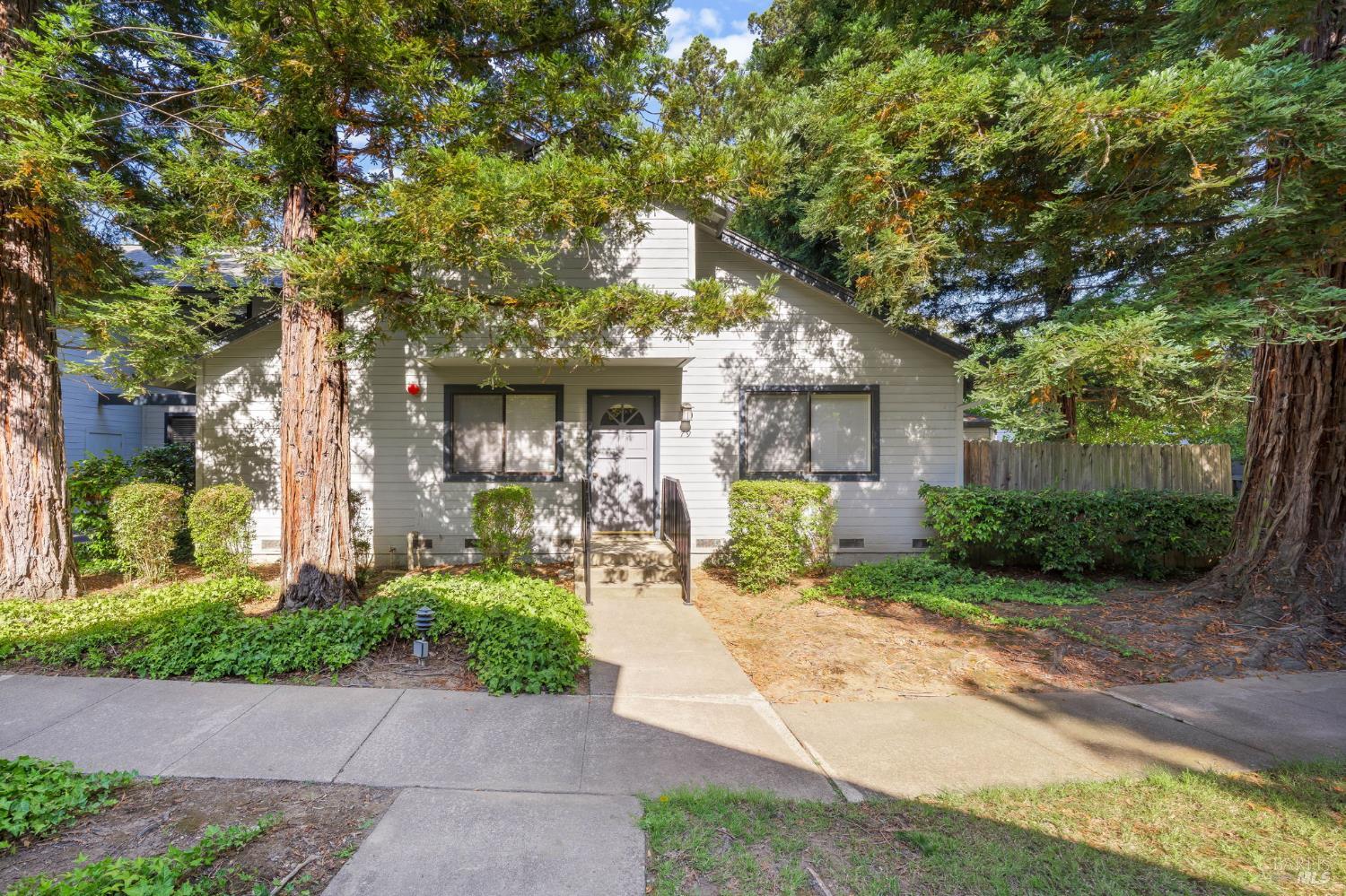 79 Village Parkway photo 3