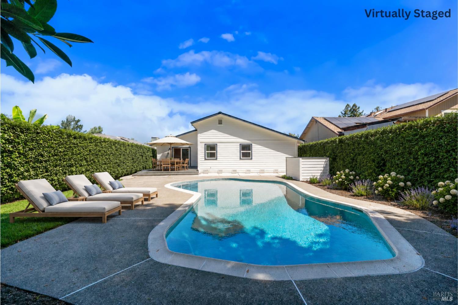 1812 Sansone Drive photo 2