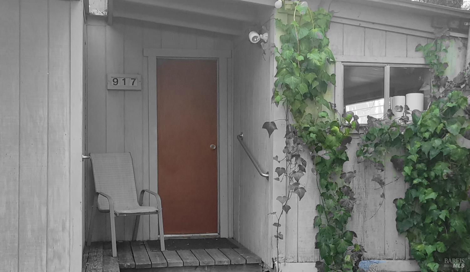 917 Saracen Road photo 2