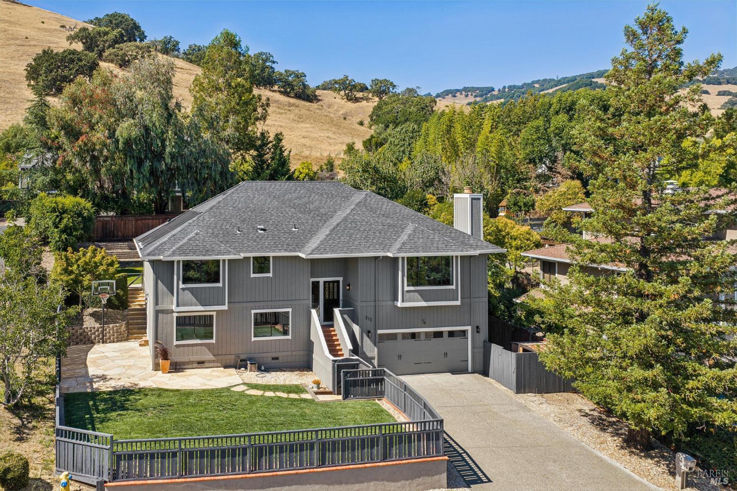 212 San Ramon Way