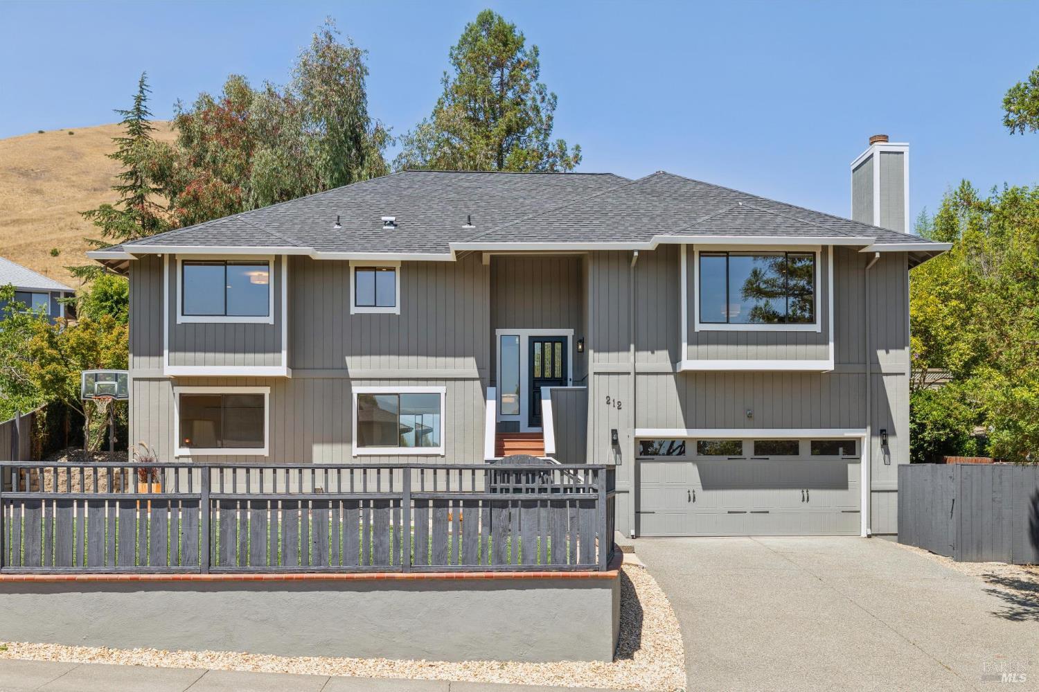 212 San Ramon Way photo 2