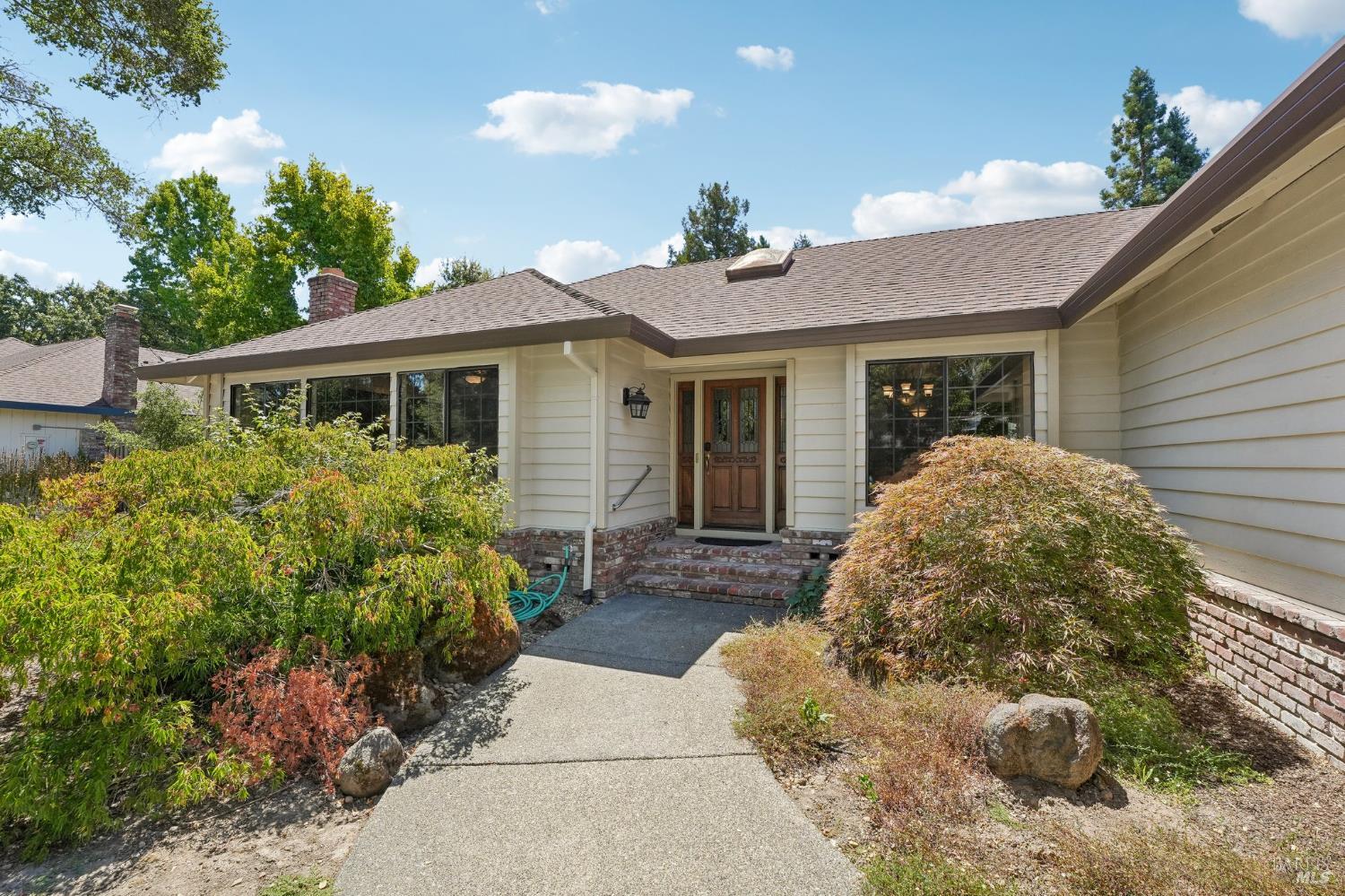 2520 Farrier Court photo 2