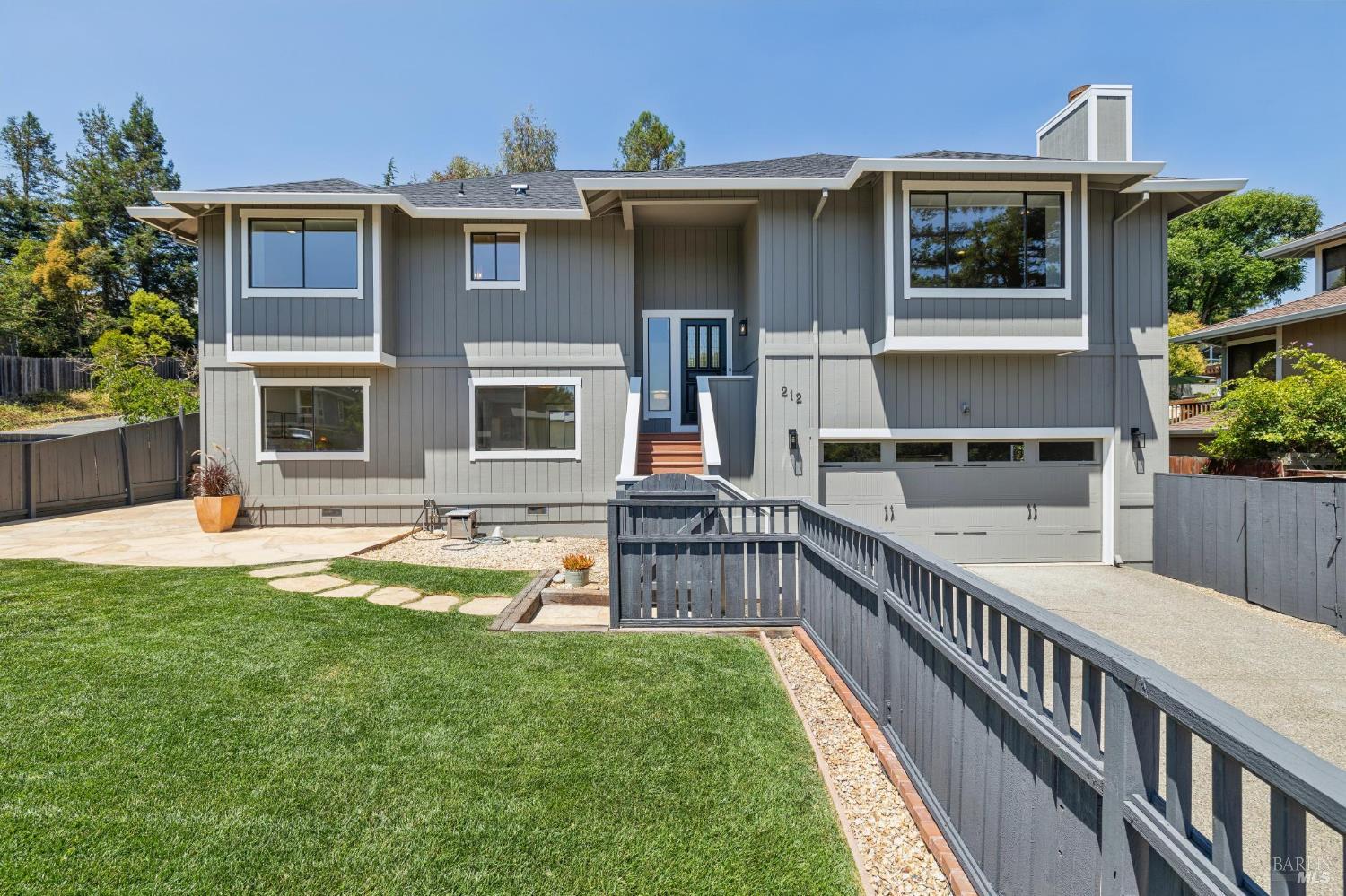 212 San Ramon Way photo 3