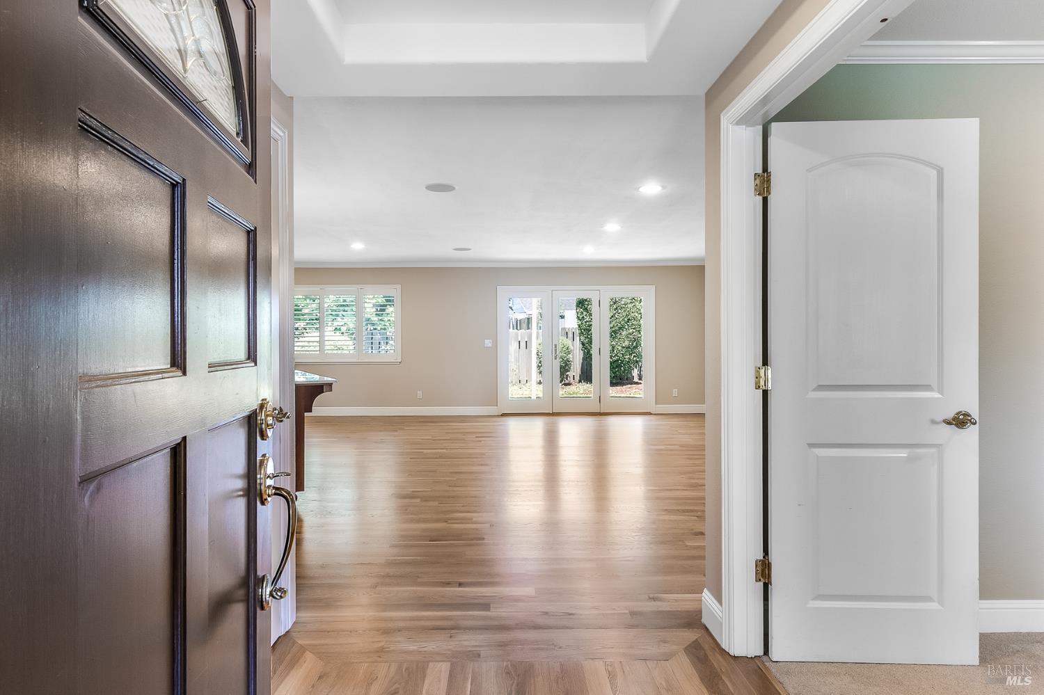 214 Oak Shadow Drive photo 3