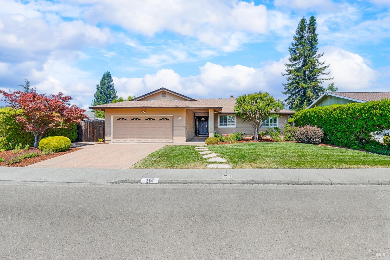 214 Oak Shadow Drive photo 2