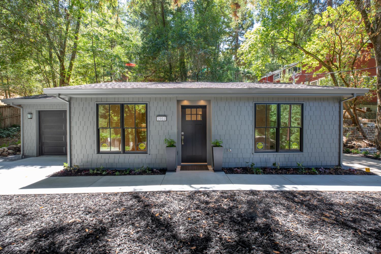 1914 Redwood Drive