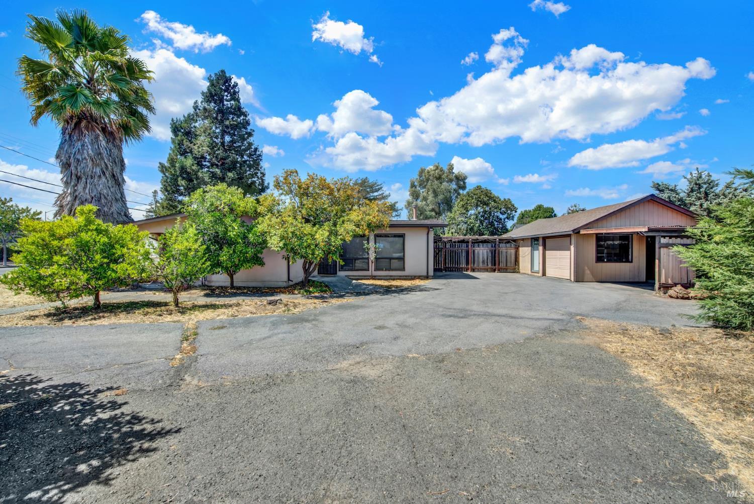 1290 Sweetbriar Drive