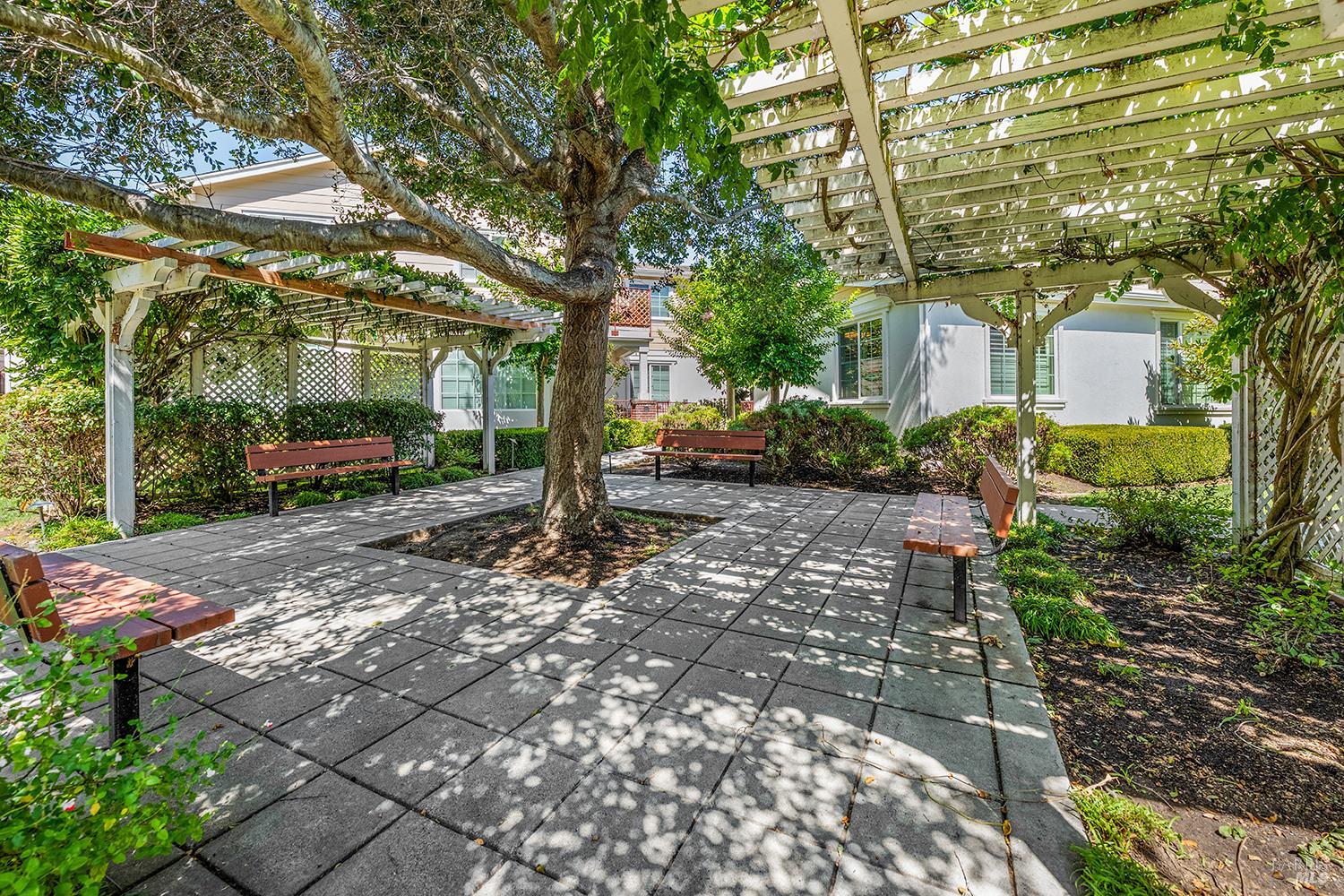 530 Entrada Drive #202 photo 2