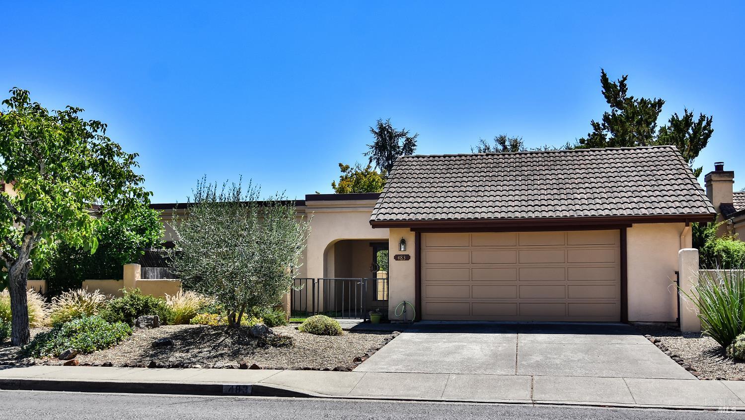 483 La Quinta Lane