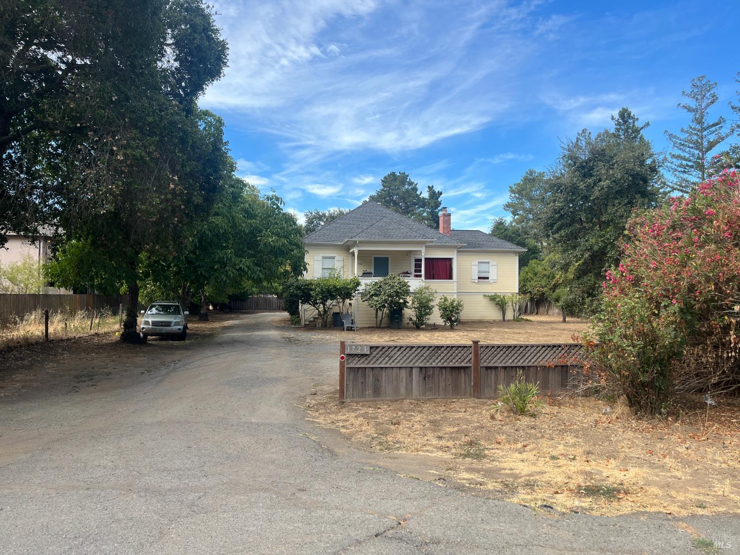 1723 Novato Boulevard photo 2