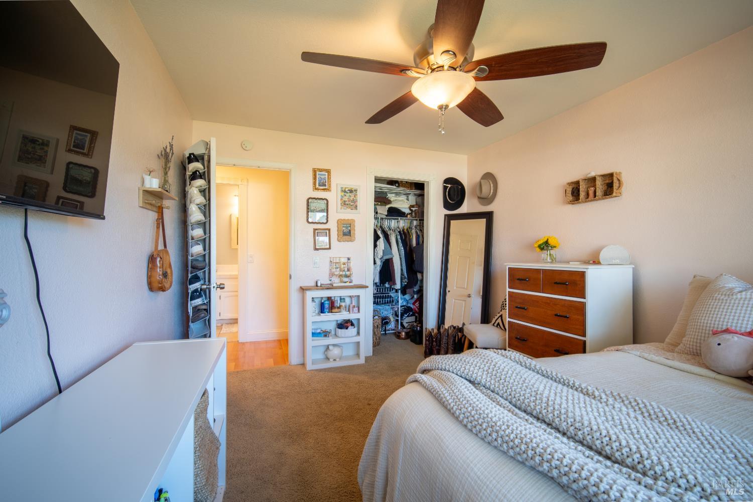 Photo 34