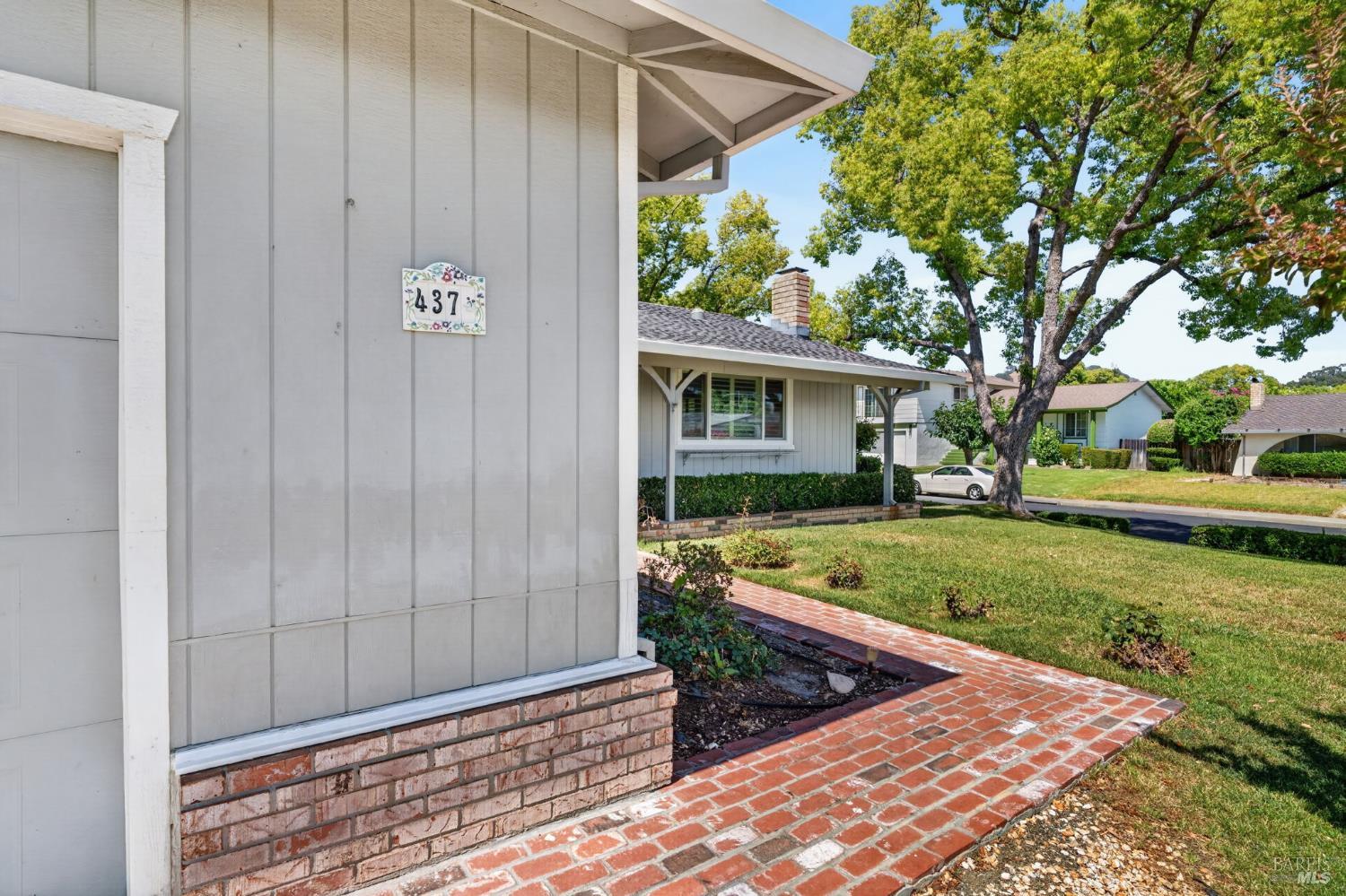 437 Valencia Lane