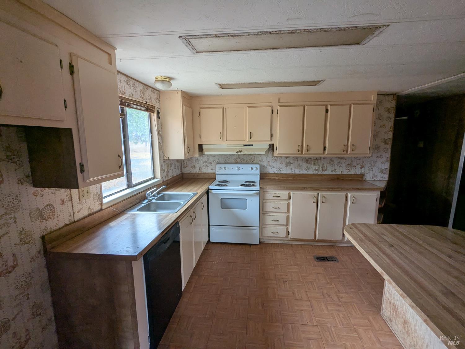 21564 Burnt Oak Road