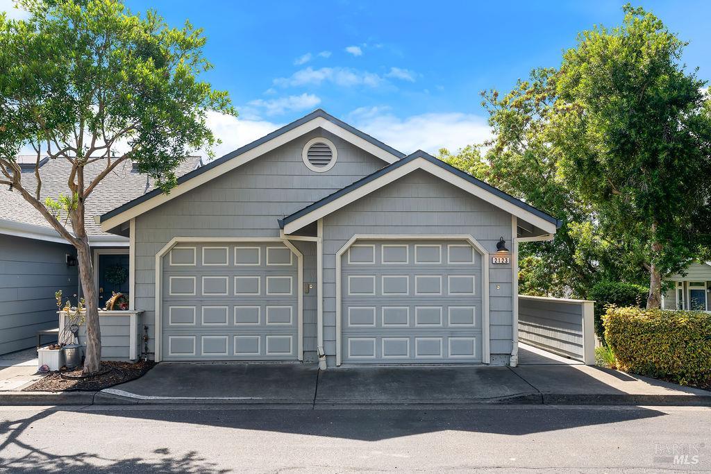 2123 Stonefield Lane photo 3