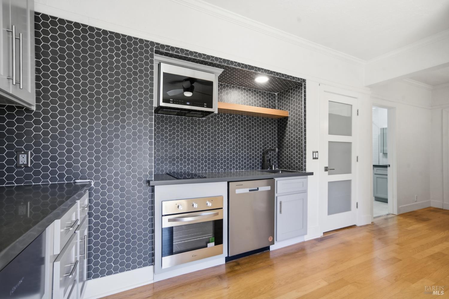 1715 Sonoma Boulevard 212