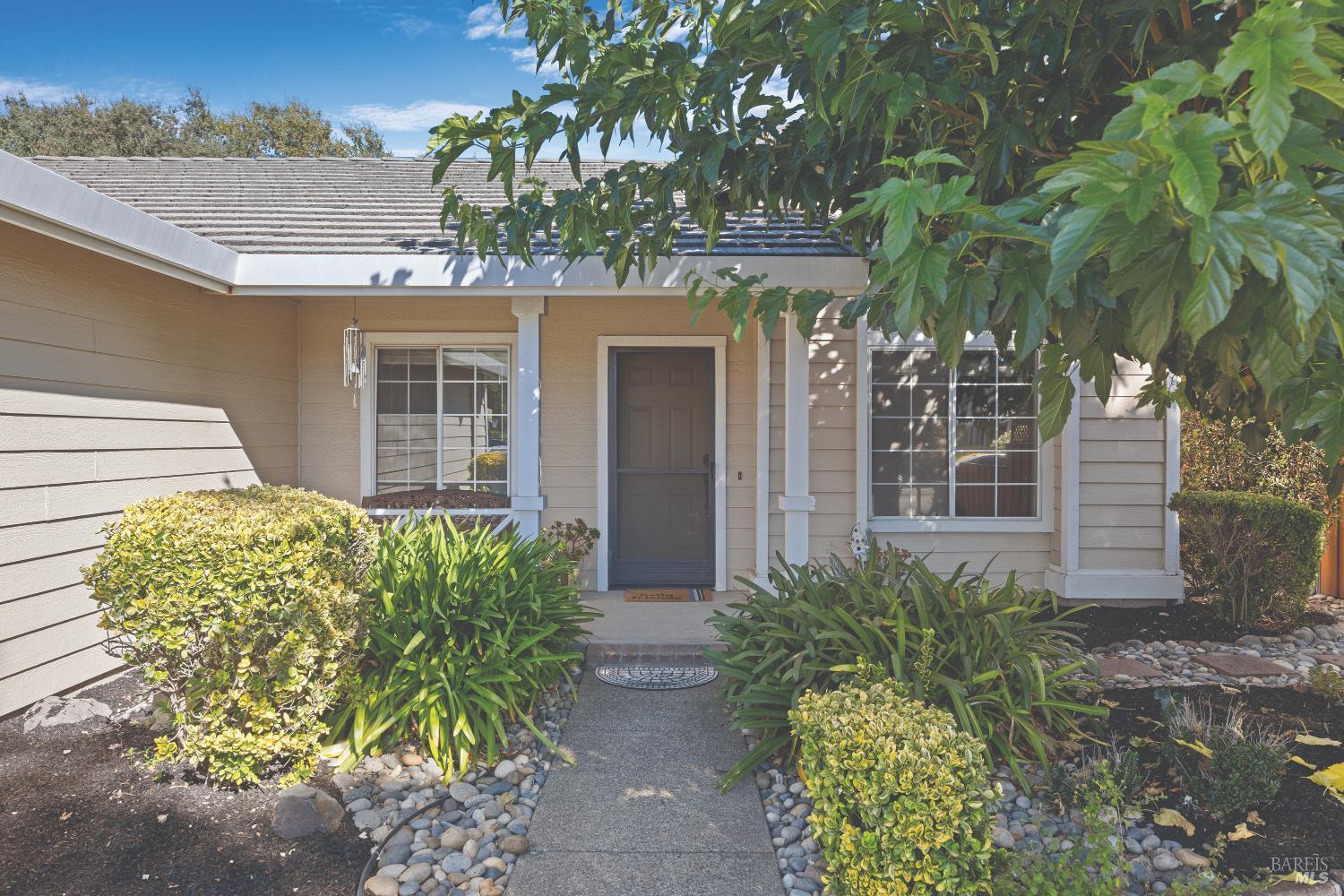 918 Ginkgo Place photo 2
