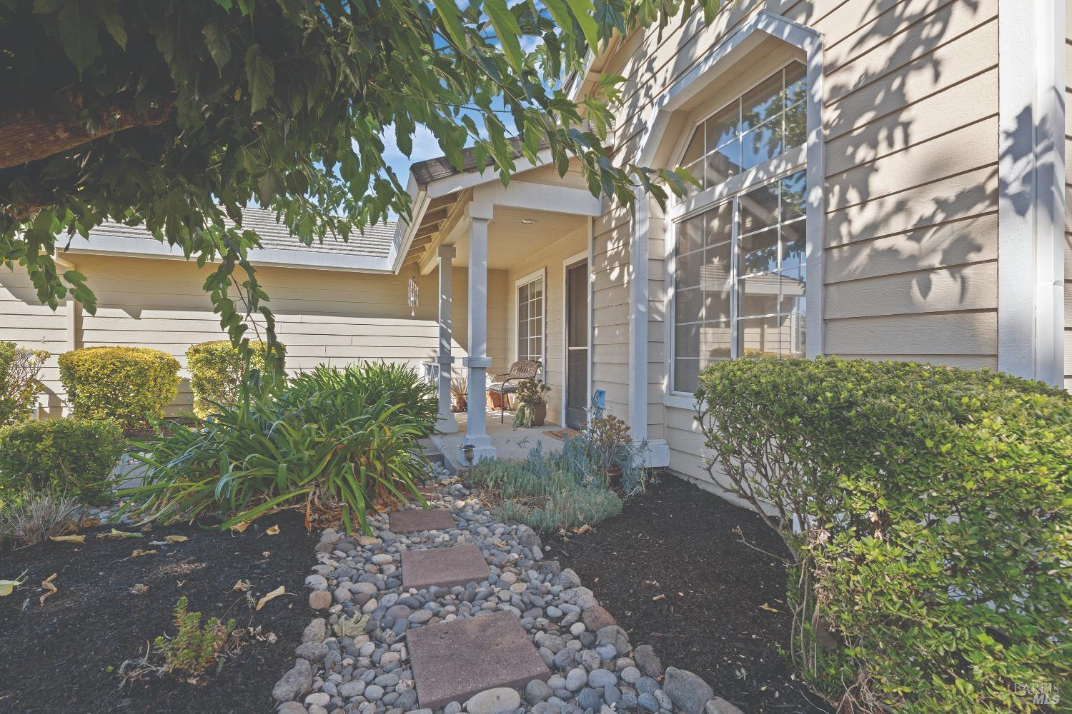 918 Ginkgo Place photo 3