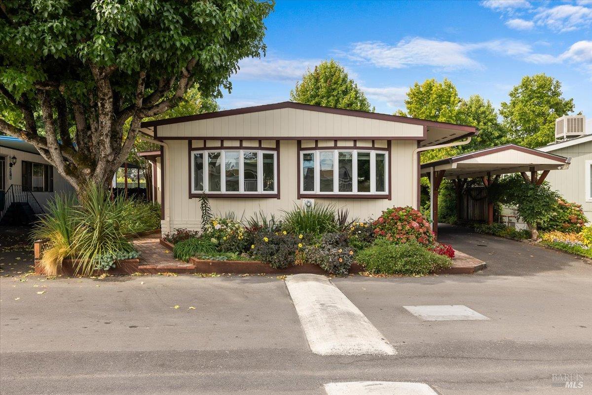 300 Stony Point Road Unit: #105