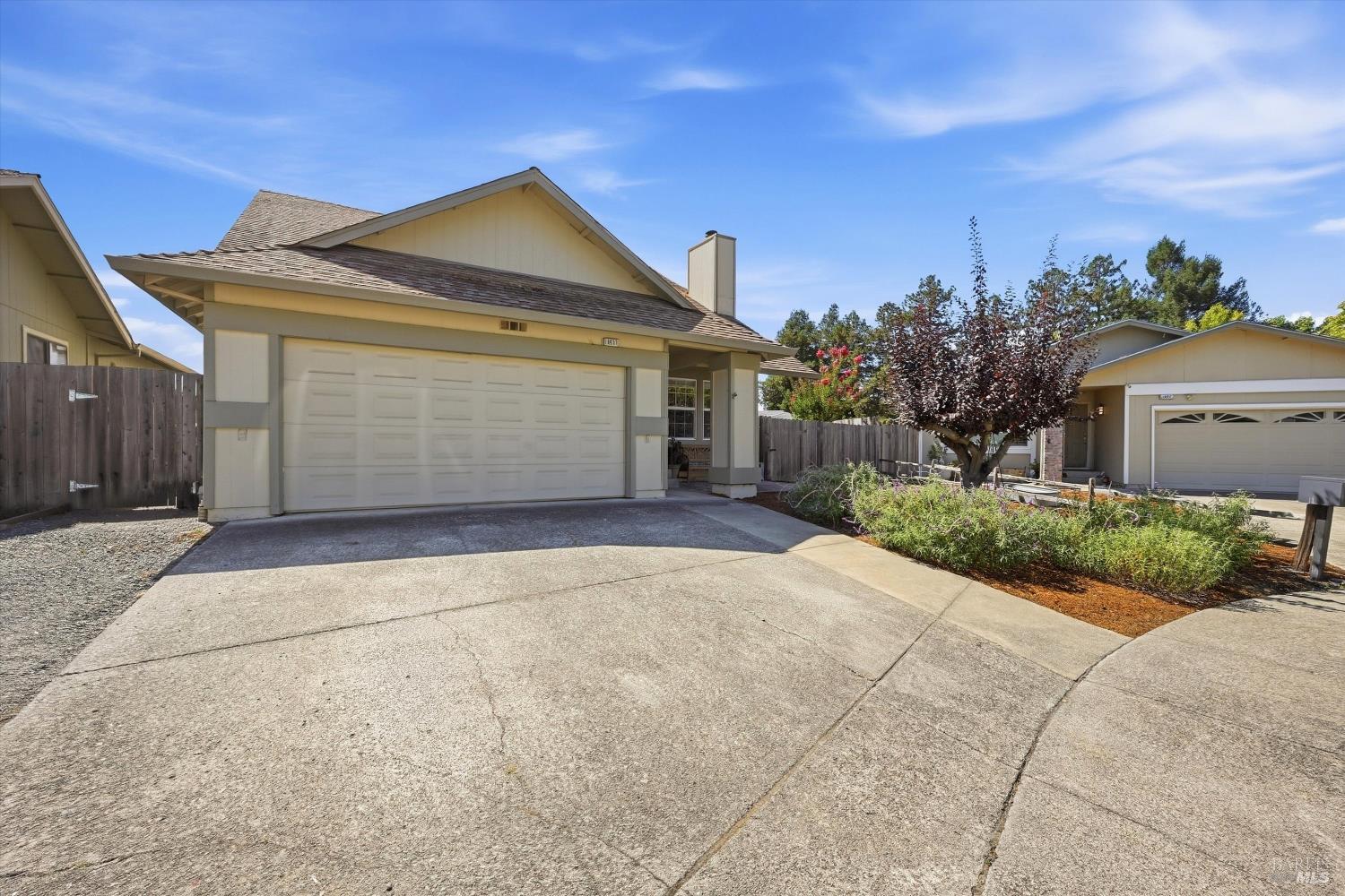 1411 Garrett Court photo 2