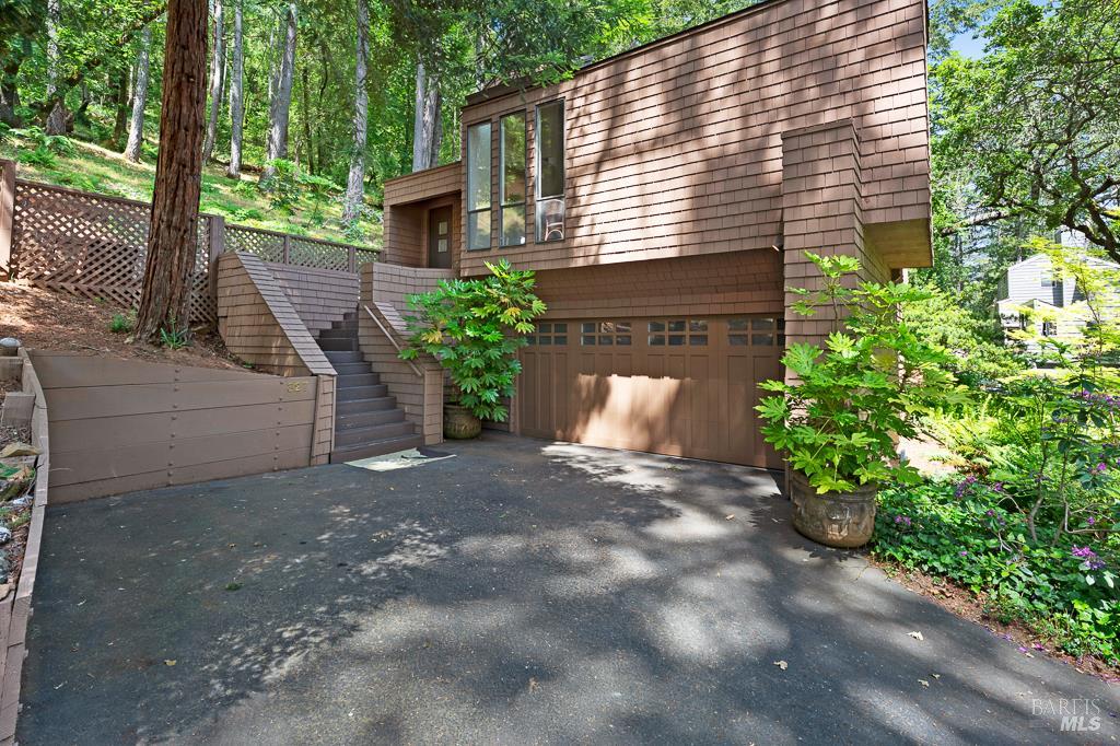827 Wild Oak Drive photo 3