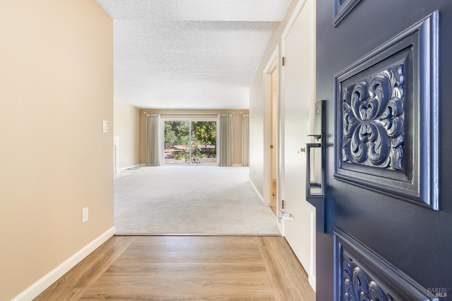 6497 Meadowridge Drive photo 2