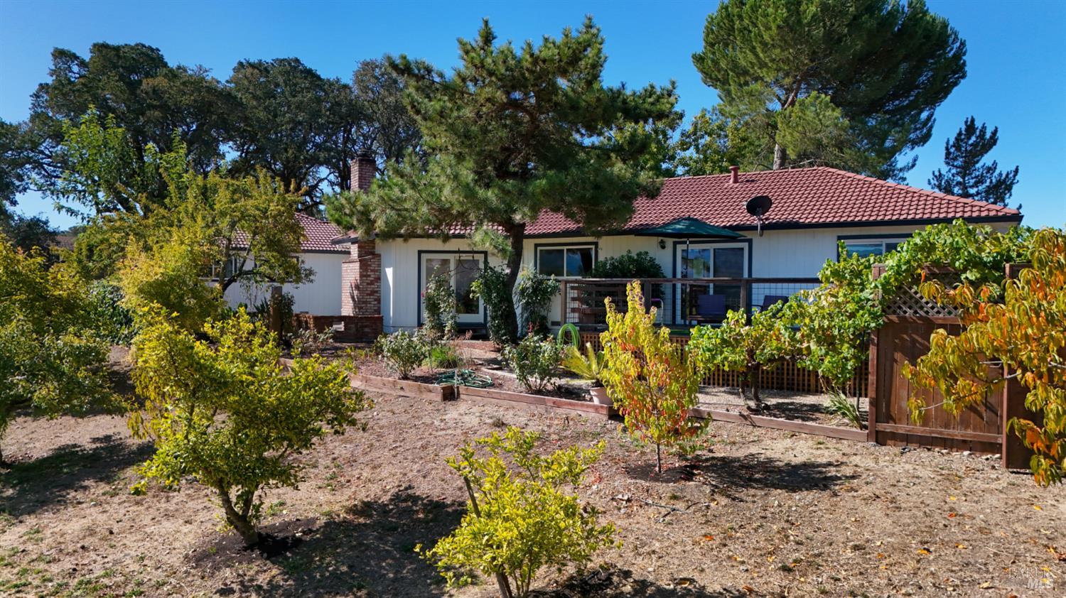 17698 Healdsburg Avenue photo 2