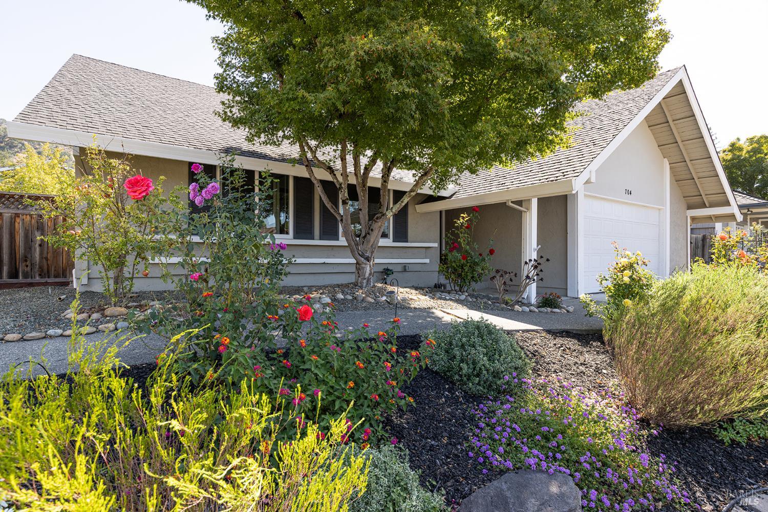 704 Montclair Drive photo 2