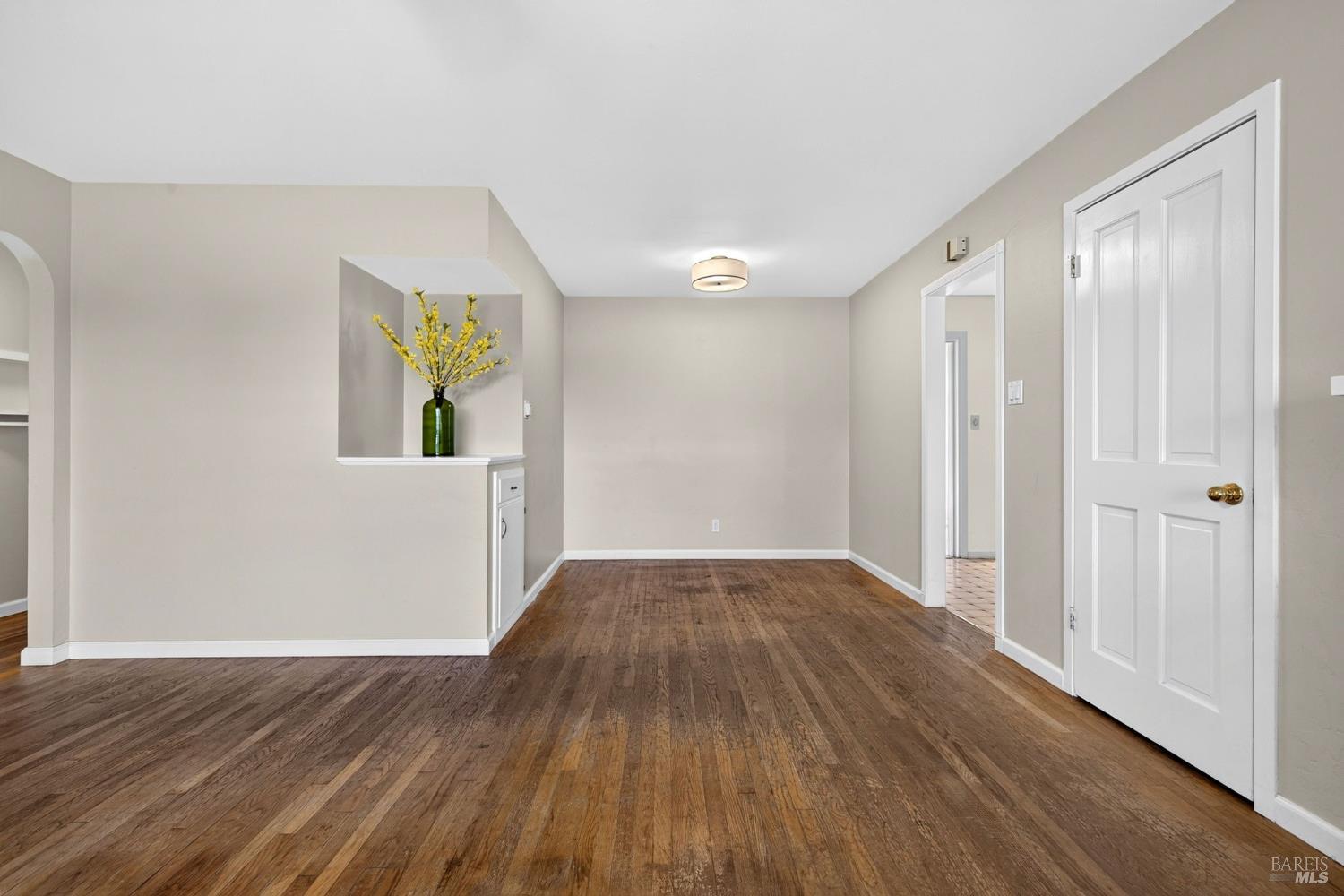 652 Corlano Avenue photo 3