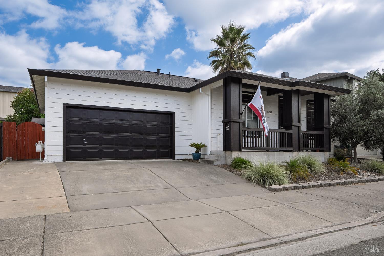 2452 Jadeite Way photo 2