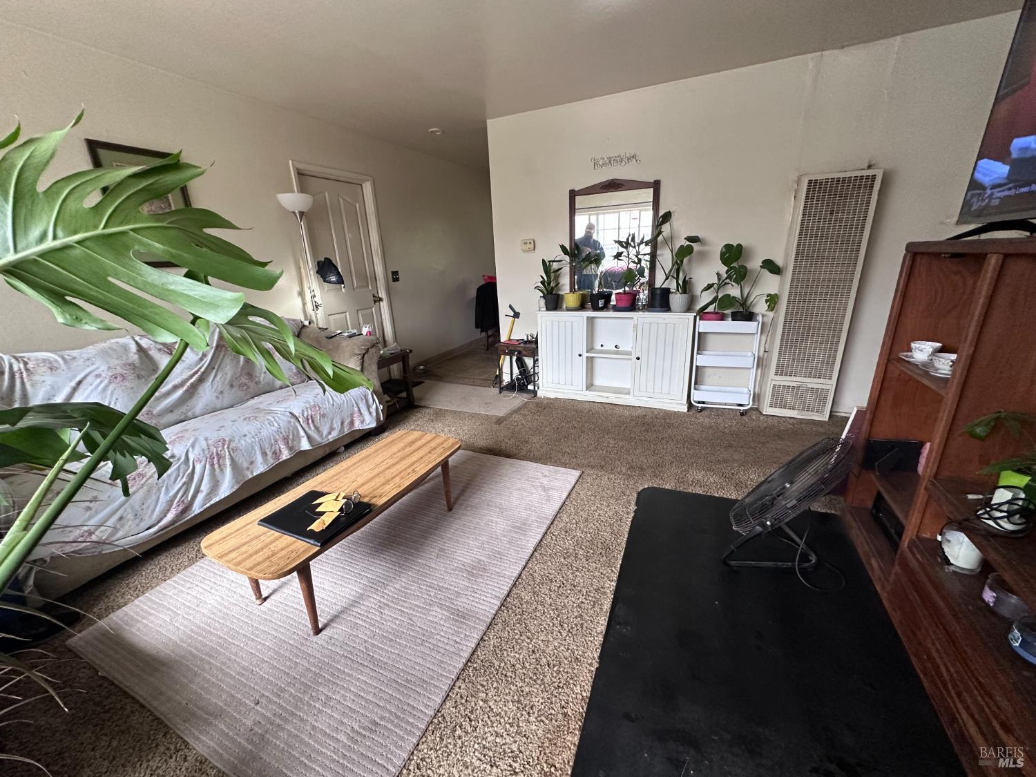 2721 Victoria Drive photo 3